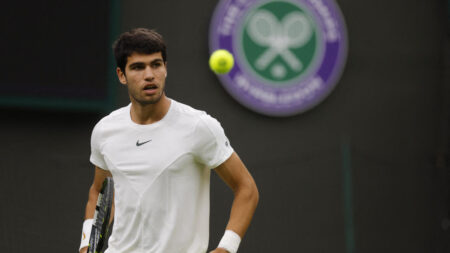 Alcaraz surmonte Berrettini pour atteindre les huit derniers à Wimbledon pour la première fois