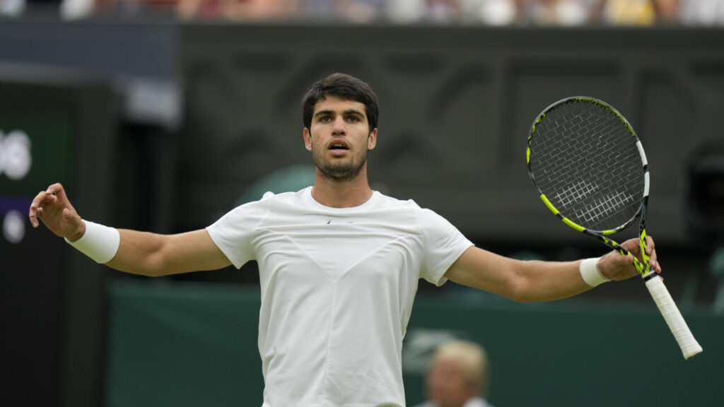 Alcaraz surpasse Jarry pour atteindre les huitièmes de finale à Wimbledon