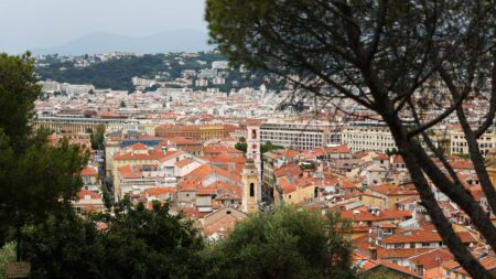 L'endettement des grandes villes françaises augmente depuis 2021 sans distinction de couleur politique
              Grenoble, Paris ou encore Nice font partie des mauvais élèves, selon une étude publiée ce mardi par l'Institut Montaigne, que France Inter a pu consulter.
