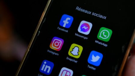 Mort de Nahel : quels sont les leviers des autorités pour lutter contre la diffusion de vidéos violentes sur les réseaux sociaux ?
              Le gouvernement a pointé du doigt le rôle des réseaux sociaux dans la diffusion de vidéos violentes après la mort du jeune Nahel a Nanterre.