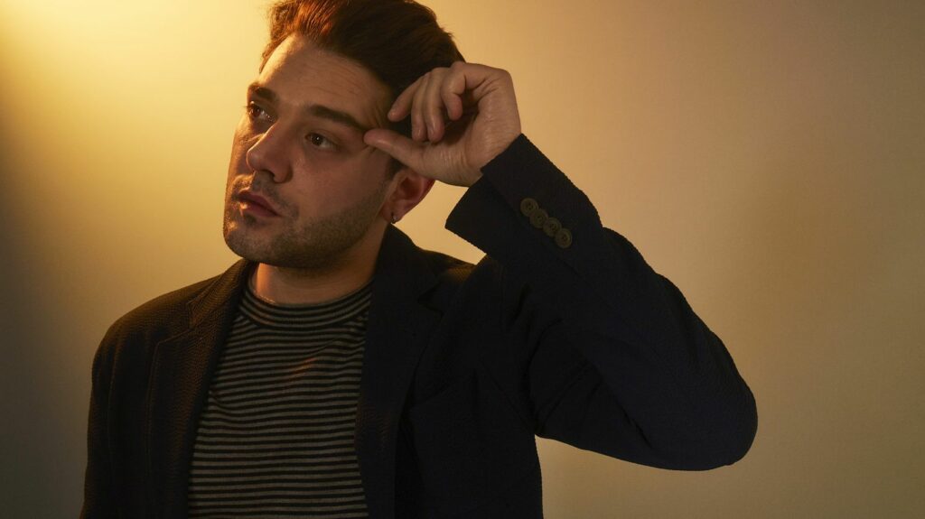 Le réalisateur Xavier Dolan annonce mettre fin à sa carrière : "Je n’ai plus l’envie ni la force de m’engager dans un projet"
              A seulement 34 ans, le cinéaste canadien Xavier Dolan annonce prendre sa retraite. Le réalisateur et acteur se montre las de l'industrie cinématographique.
