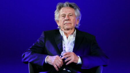 Roman Polanski, Woody Allen et Luc Besson à la Mostra de Venise : le collectif féministe 50/50  s'insurge
              Le collectif 50/50 a protesté contre la sélection à la prochaine Mostra de Venise de réalisateurs mis en causes dans des affaires d'agressions sexuelles