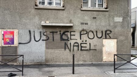 ENTRETIEN. "Un témoignage essentiel" : ce que Fouad, le troisième passager de la voiture de Nahel, a confié aux enquêteurs
              Maître Karen Noblinski, l'avocate du troisième occupant de la voiture conduite par Nahel tué mardi 27 juin à Nanterre par le tir d'un policier, dévoile la version des faits du jeune homme le jour du drame.