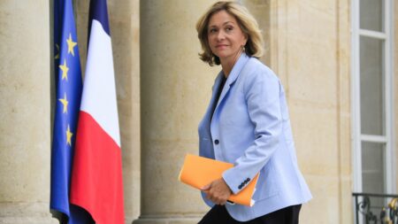 Deuxième enquête sur la campagne présidentielle de Pécresse concernant des soupçons de détournement de fonds La campagne présidentielle de Valérie Pécresse visée par une deuxième enquête, annonce le parquet de Paris
Elle vient s'ajouter à une autre, portant sur des soupçons de détournement de fonds publics pendant cette campagne.