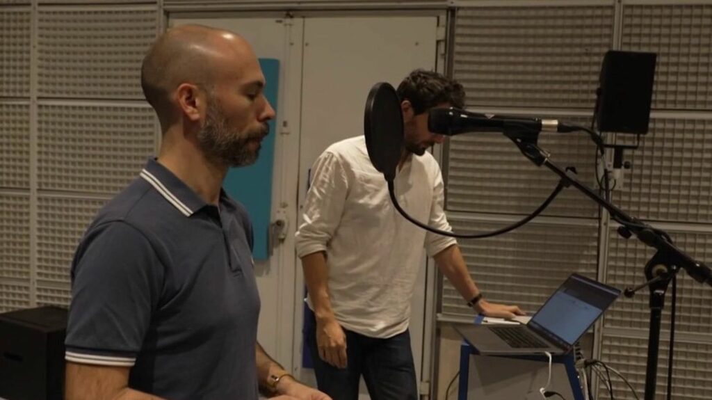 Cinéma : l'intelligence artificielle inquiète les professionnels du doublage
              Capable de modifier ou reproduire des voix, l'intelligence artificielle pourrait être une menace pour les comédiens de doublage, dans les années à venir.