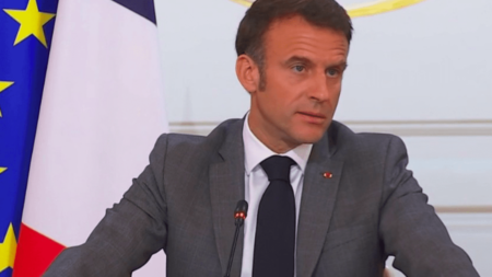 Remaniement : Emmanuel Macron dévoile sa feuille de route
                  Emmanuel Macron s’est exprimé avant le premier Conseil des ministres, vendredi 21 juillet. Le chef de l’Etat a fixé le cap du gouvernement remanié d’Elisabeth Borne.