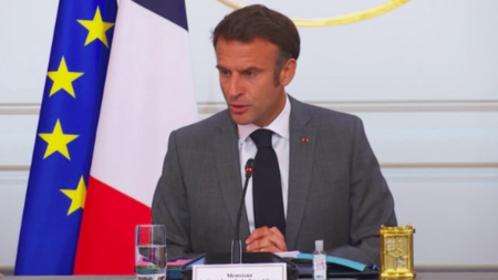 Politique : Emmanuel Macron, en déplacement en Nouvelle-Calédonie, s’exprimera sur France 2 lundi
                  Emmanuel Macron se rendra en Nouvelle-Calédonie, lundi 24 juillet, d’où il donnera une interview, à suivre dans le 13 Heures de France 2. Après avoir pris la parole en Conseil des ministres, il doit encore s’adresser aux Français. Il donnera