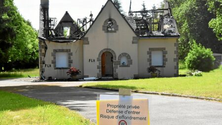 Une enquête ouverte après la revendication par le Front de libération de la Bretagne d'une série d'incendies et de dégradations
              Dans un courrier, le FLB revendique six actions menées contre "l'emprise de l'État colonial français" en Bretagne.