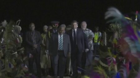 Indo-Pacifique : la France tente de se démarquer face à la Chine et aux États-Unis
              Plusieurs territoires français sont situés dans l'Indo-Pacifique. Alors que la Chine et les États-Unis se disputent cette zone d'influence, Paris tente de tirer son épingle du jeu.