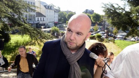 Homicide routier : "Ça ne va rien changer à la vie des conducteurs alcoolisés ou sous stupéfiants", selon un avocat spécialiste
              Face à la création d'un "homicide routier", Rémy Josseaume, avocat spécialisé en droit routier, dit regretter l'absence de réflexion de fond sur les peines appliquées aux automobilistes sous l'influence d'alcool ou de drogue.