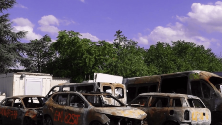 Assurance : comment se faire indemniser en cas de voiture brûlée ?
              12 000 véhicules ont été incendiés au cours des révoltes après la mort de Nahel. Que sont-ils devenus, et comment se faire rembourser ? Éléments de réponse.