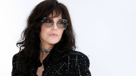 Paris : Isabelle Adjani jugée pour fraude fiscale et blanchiment en octobre prochain
              L'actrice est accusée d'avoir fraudé l'administration fiscale en 2013, 2016 et 2017 par le biais de plusieurs mécanismes.