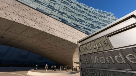 Yvelines : soupçonné d'avoir volé les données personnelles de 2 800 salariés du groupe Le Monde, un homme de 26 ans sera jugé le 15 novembre
              L'homme a été interpellé à Villiers-Saint-Frédéric mercredi 12 juillet. Il est soupçonné d'avoir récupéré les données de 2 800 salariés du groupe, actifs ou en retraite.