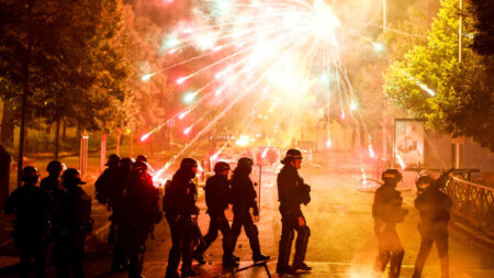 La France interdit la vente de feux d'artifice pour le prochain 14 juillet