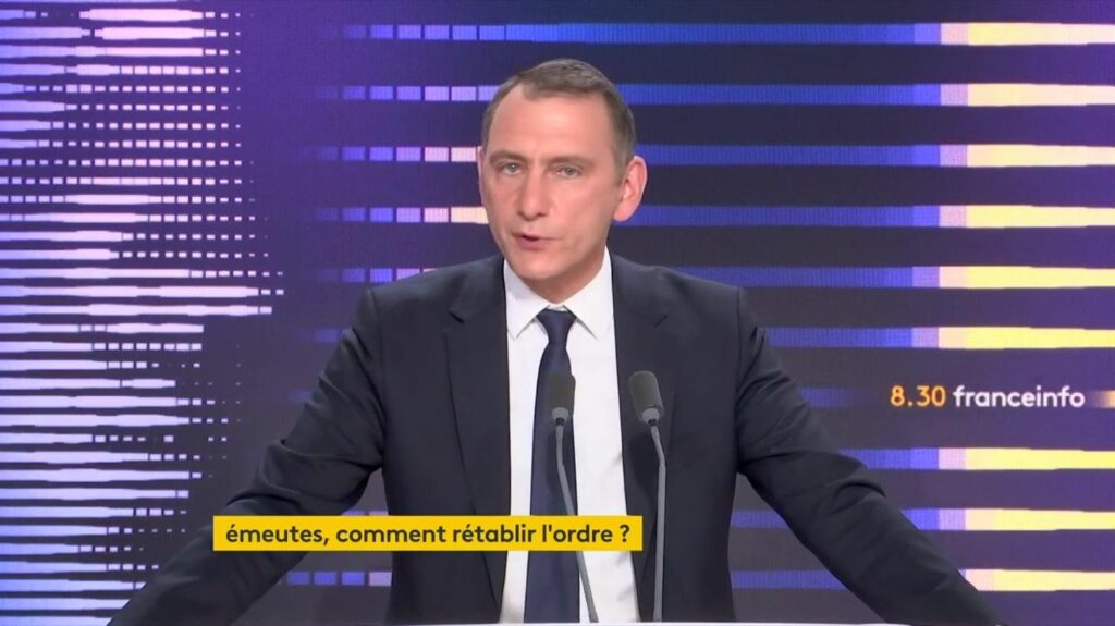 Vidéo



  

  
  


      


      

      Contrôles au faciès : "Je ne crois pas que la police soit raciste", affirme Laurent Jacobelli, porte-parole du Rassemblement national
              Dans un département comme la Seine-Saint-Denis "où il y a le plus de populations issues de l'immigration, statistiquement, quans vous faites des contrôles, vous avez des gens d'origine étrangère", justifie Laurent Jacobelli.