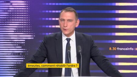 Vidéo



  

  
  


      


      

      Contrôles au faciès : "Je ne crois pas que la police soit raciste", affirme Laurent Jacobelli, porte-parole du Rassemblement national
              Dans un département comme la Seine-Saint-Denis "où il y a le plus de populations issues de l'immigration, statistiquement, quans vous faites des contrôles, vous avez des gens d'origine étrangère", justifie Laurent Jacobelli.