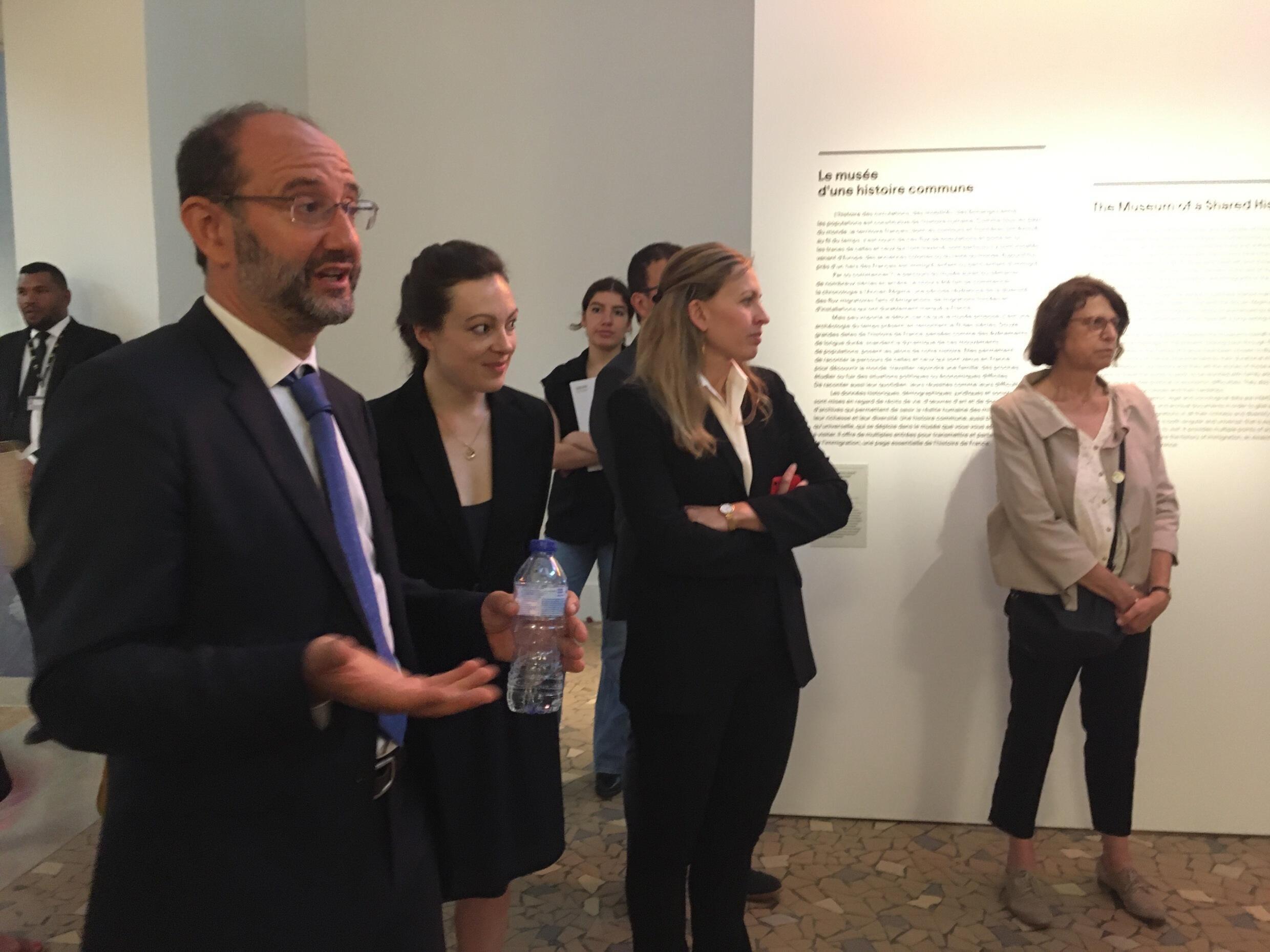 Le directeur du musée Sébastien Gökalp
