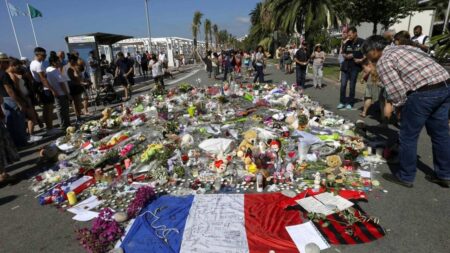 Le procureur français demande une révision de l'enquête sur l'attentat de Nice