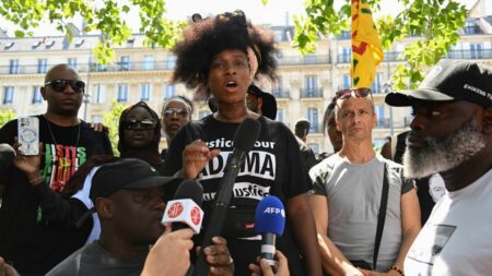 Le frère d'Assa et Adama Traoré sorti de garde à vue, mais toujours hospitalisé
              Il avait été interpellé lors du rassemblement en mémoire de son frère Adama Traoré, interdit par la préfecture de police de Paris hier.