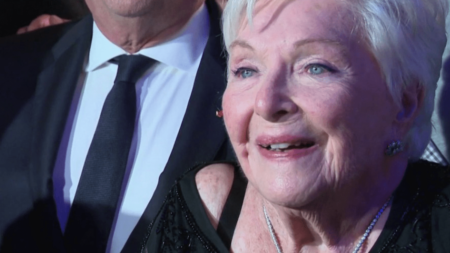 Spectacle : Line Renaud fête ses 95 ans
                  Elle est l’une des artistes et l’une des femmes préférées des Français. Line Renaud a fêté ce week-end ses 95 ans. Hommage.