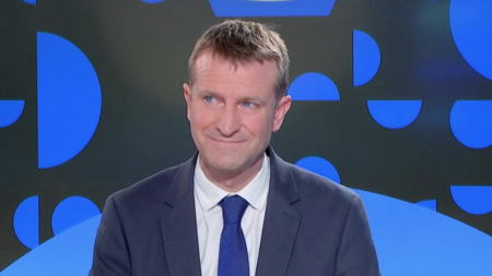 Interview d'Emmanuel Macron depuis Nouméa : "Au-delà des paroles, moi j'attends surtout des actes forts", déclare le maire UDI Jean-Philippe Dugoin-Clément
              Le maire UDI de Mennecy (Essonne) appelle le chef de l'État à ne "pas être dans la demi-mesure" après les émeutes urbaines survenues en France.