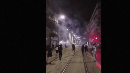 Violences après la mort de Nahel : Marseille victime d'incidents et de nombreux pillages
              De nouveaux incidents et des tentatives de pillages ont eu lieu en fin d’après-midi, ce samedi 1er juillet à Marseille. La cité phocéenne a été le théâtre d’émeutes pendant de longues heures dans la nuit du 1er juillet.