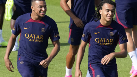 Mbappé laissé sur la touche alors que le PSG cherche une nouvelle action en Asie
