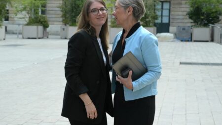 Remaniement : Gabriel Attal à l'Education nationale, Aurore Bergé aux Solidarités... Découvrez la composition du nouveau gouvernement d'Elisabeth Borne
                  L'Elysée a annoncé, jeudi 20 juillet, la composition de la nouvelle équipe gouvernementale dans un communiqué.