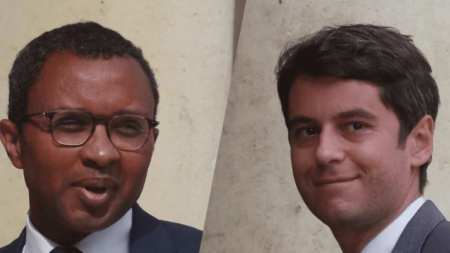 Remaniement : le nouveau gouvernement dévoilé, pas de grand bouleversement
                  Le nouveau gouvernement d'Elisabeth Borne a été annoncé, jeudi 20 juillet. Les changements sont peu nombreux. Parmi les plus marquants, le départ du ministre de l'Education nationale Pap Ndiaye, remplacé par Gabriel Attal.