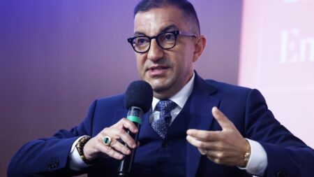 Cagnotte pour le policier de Nanterre : la mère de Nahel porte plainte contre Jean Messiha pour "escroquerie en bande organisée"
              L'avocat de la mère de Nahel dénonce des "manœuvres frauduleuses visant à tromper les personnes".