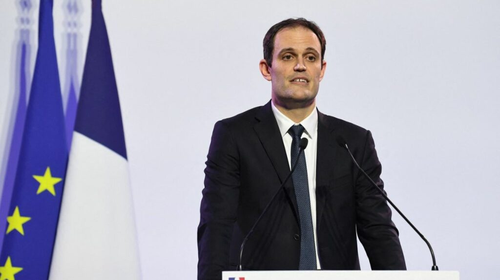 Le président du Crif accuse Jean-Luc Mélenchon de se "compromettre loin du pacte républicain"
              "L'extrême droite n'a plus de limite", a réagi, dimanche, l'ancien candidat à l'élection présidentielle.