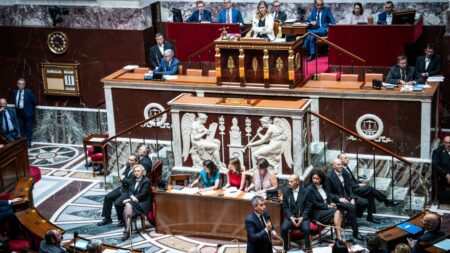 Assemblée nationale : l'examen de la proposition de loi consacrée au "bien vieillir" est reporté
              Porté par la majorité présidentielle, ce texte vient d'être retiré du programme de la fin de semaine. Un report sans date annoncée.