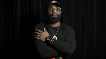 Le rappeur Kaaris visé par une plainte de son ex-compagne pour "abandon de famille"
              Le rappeur est accusé par son ex-compagne de ne pas avoir payé l'entièreté de la pension alimentaire pour sa fille, âgée de six ans.