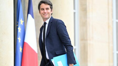 Remaniement du gouvernement d'Elisabeth Borne : après la nomination de Gabriel Attal à l'Education nationale, les syndicats craignent le retour à l'ère Blanquer
              L'arrivée de l'ex-ministre délégué chargé des Comptes publics, en remplacement de Pap Ndiaye, survient à moins de deux mois de la rentrée scolaire.