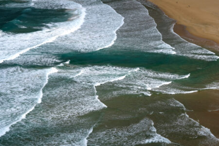 Riptides sur les côtes françaises : comment les éviter et que faire en cas de capture