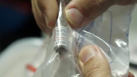 Botox : deux sœurs accusées d’injections illégales
              Dans le Nord, deux sœurs ont été arrêtées pour des injections illégales de botox, sans aucune formation. Elles proposaient leurs services sur les réseaux sociaux en utilisant des produits non-homologués, voire même périmés.
