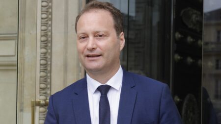 Politique : Sylvain Maillard largement élu nouveau président des députés Renaissance
                  Le groupe macroniste à l'Assemblée s'est trouvé un nouveau chef de file après le départ d'Aurore Bergé pour le gouvernement.