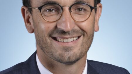 Remaniement : les lourds dossiers du nouveau ministre des Comptes publics
              Thomas Cazenave remplace Gabriel Attal au ministère des Comptes publics. Un poste clef puisque c’est à lui que revient de tenir le budget de l’État.