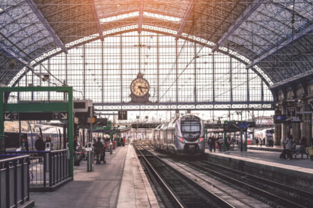 Tous à bord !  Des milliers de billets de train français à prix réduit mis en vente