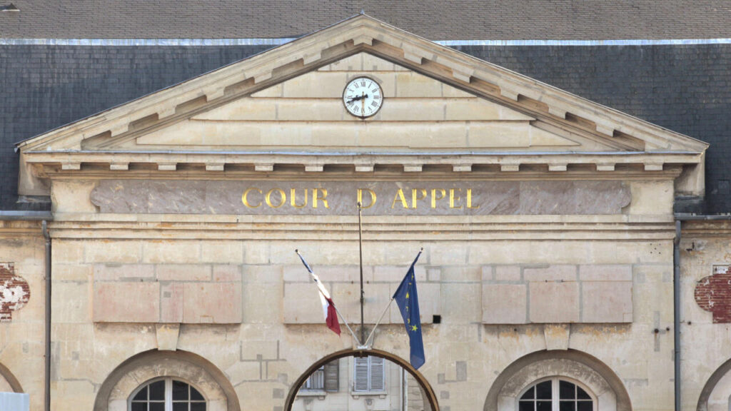 Un policier accusé d'homicide involontaire nie avoir menacé un adolescent d'une « balle dans la tête »