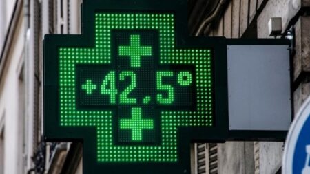 Une chaleur extrême frappe le sud de la France alors que les températures montent en flèche dans le sud de l'Europe