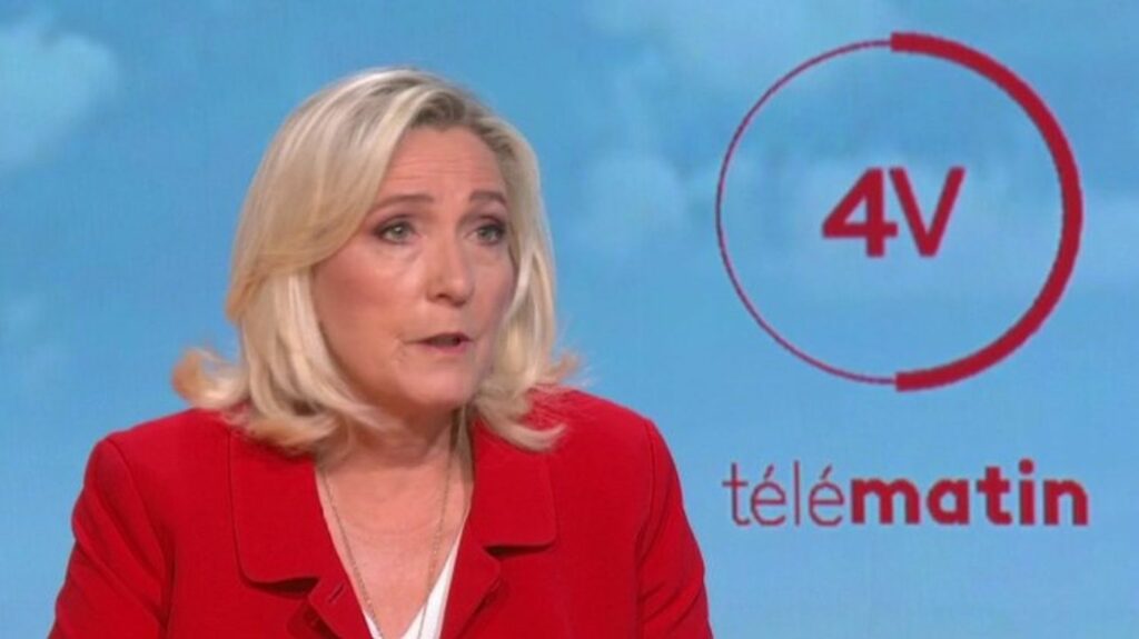 Violences après la mort de Nahel : pour Marine Le Pen (RN), les émeutes ont "évidemment" un lien avec l'immigration
              Marine Le Pen, présidente du groupe Rassemblement national (RN) à l'Assemblée nationale, était l'invitée des "4 Vérités" sur France 2, jeudi 6 juillet.