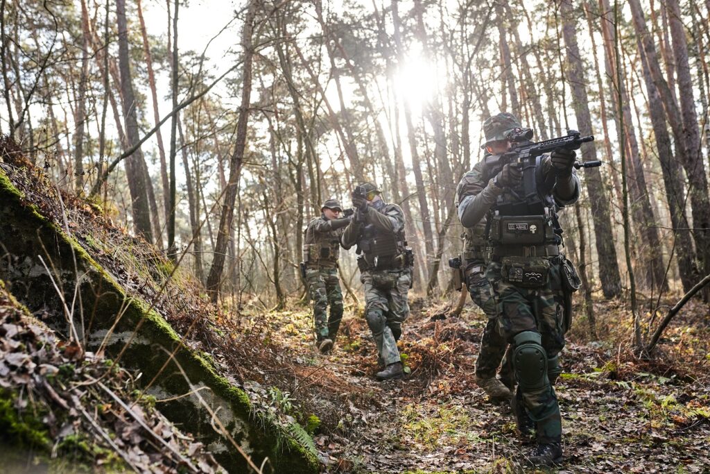 Renseigne-toi sur les stratégies airsoft que tupourras également utiliser dans les jeux de tir virtuels !