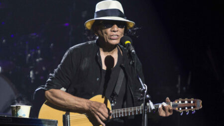 Comment le chanteur de Sugar Man Sixto Rodriguez a acquis une renommée inattendue en Afrique du Sud Comment le chanteur de Sugar Man Sixto Rodriguez a acquis une renommée inattendue en Afrique du Sud