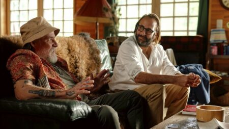 "Un coup de maître", pamphlet sur le marché de l’art entre rire, beauté et argent, avec Vincent Macaigne et Bouli Lanners
              Le cinéaste Rémi Bezançon met en scène un joli duo dans le monde de l’art, avec au centre une histoire d’amitié entre un anar de l’art et un galériste lunaire.