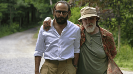 Cinéma : sortie en salle de "Coup de maître", un film sur l’art contemporain
              Le cinéma est une option contre la morosité face à la météo maussade du moment en France. Mercredi 9 août, sort le film "Coup de maître”, qui parle d’un peintre rebelle et son galeriste pour booster la carrière du premier.