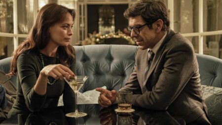 "Le Colibri" : l'Italienne Francesca Archibugi signe un film touffu, fragmenté mais efficace
              "Le Colibri" est un film ample, qui nous propulse de façon assez originale dans la vie de Marco Carrera. Une existence peuplée de drames, de secrets et de tourments.