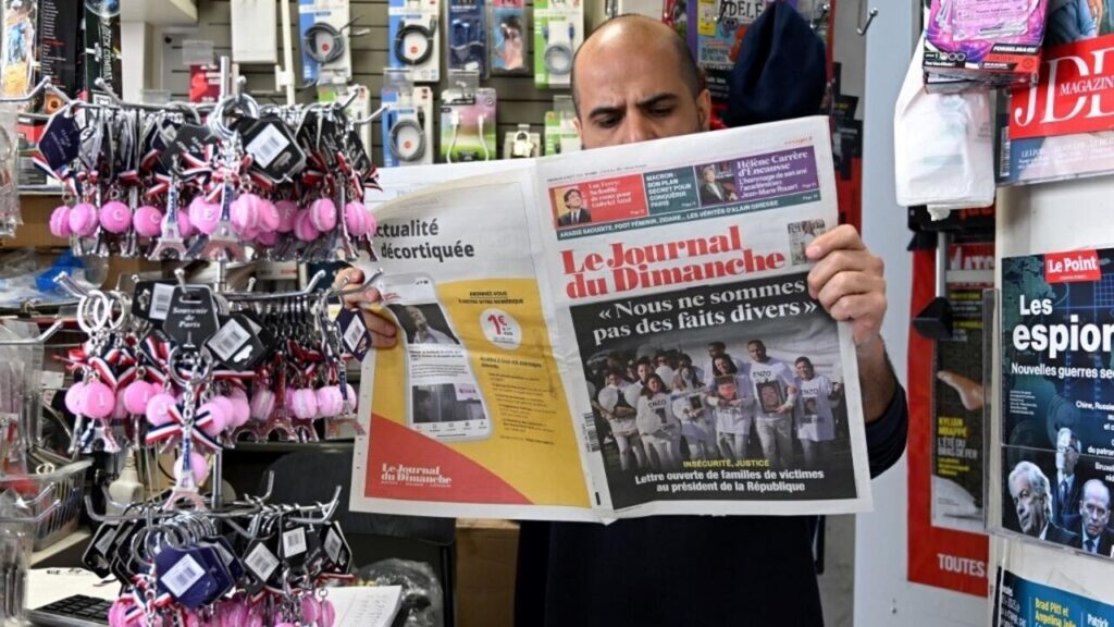 Le journal dominical français JDD lance sa première édition sous la direction d'un rédacteur d'extrême droite