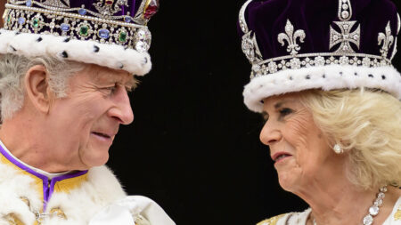 Le roi Charles se rendra en France en septembre, six mois plus tard que prévu