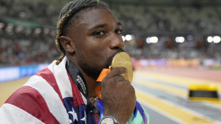 Lyles ajoute la couronne du 200 m au 100 m alors que Jackson déjoue l'inclinaison de Richardson pour le double